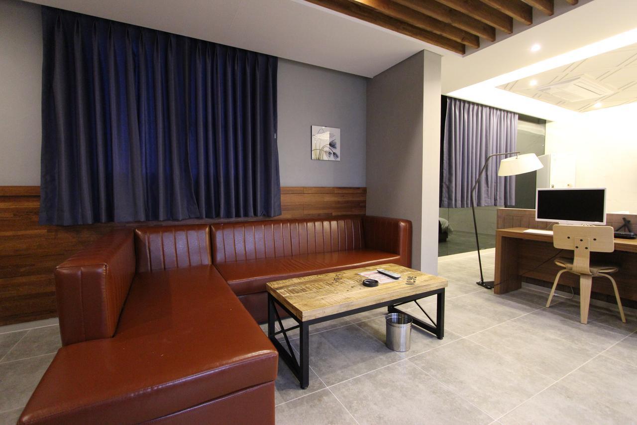 Instar Tourist Hotel Τεγκού Εξωτερικό φωτογραφία